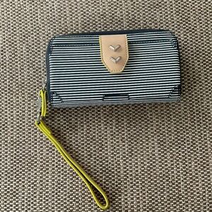 Stella and Dot wallet/ wristlet,blue